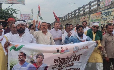 कांग्रेस का पैदल मार्च, मुख्य चुनाव आयुक्त के खिलाफ नारेबाजी:1 नवंबर को दिल्ली के जंतर-मंतर पर धरना देने का ऐलान