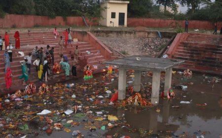 गोकुल में 150 से ज्यादा देवी प्रतिमाओं का विसर्जन:मथुरा में यमुना घाटों पर बैरिकेडिंग रही, एसएसपी ने सुरक्षा व्यवस्था देखी
