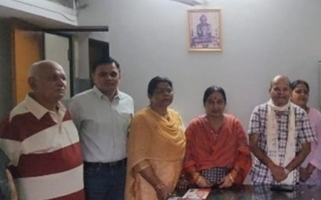 इंदिरानगर महासमिति ने लौहपुरुष को किया नमन:सरदार पटेल की जयंती पर समिति सदस्यों ने पुष्प अर्पित कर श्रद्धांजलि दी