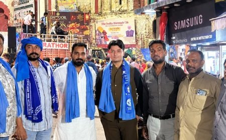 रामपुर में महर्षि वाल्मीकि जयंती पर शोभायात्रा:आजाद समाज पार्टी ने किया स्वागत, भाईचारे और सद्भाव का संदेश