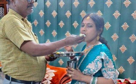 कानपुर में करवा चौथ का पर्व:सुहागिन महिलाओं ने रखा निर्जला व्रत, बादलों बीच चांद देख खोला उपवास