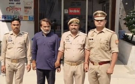 झांसी में 40 लोगों को ठगने वाला आरोपी गिरफ्तार:योगा टीचर बनाने का झांसा देकर 30 लाख ठगे, बीएसए ऑफिस की भूमिका संदिग्ध