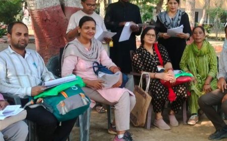आज सुबह से शाम तक बूथों पर मिलेंगे BLO:गाजियाबाद में वोटर लिस्ट में नाम जोड़ने के लिए सभी बूथों पर विशेष अभियान