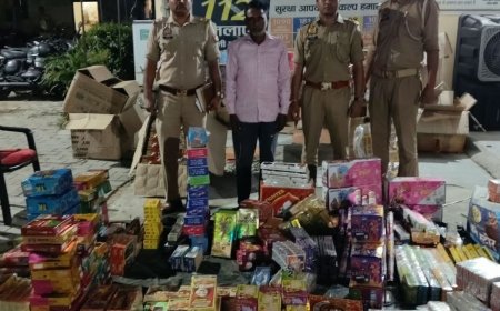 बरेली में दुकान से 260 किलो अवैध पटाखे बरामद:5 लाख का माल जब्त, लाइसेंस खत्म होने के बाद भी कर रहा था बिक्री की तैयारी