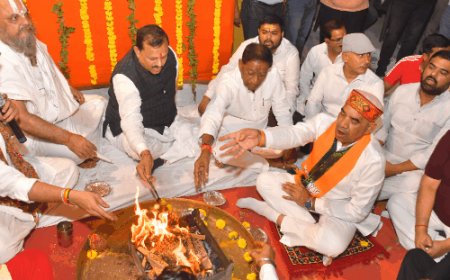 मोदी की दीर्घायु की कामना के लिए जली अखंड ज्योति:सांसद ने यज्ञ-हवन कर किया समापन, बोले- देश में सुख-समृद्धि और जनकल्याण की प्रार्थना की