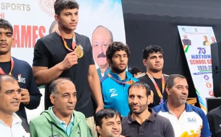 गोरखपुर के खिलाड़ी को मिली बड़ी सफलता:विवेक चौहान ने राष्ट्रीय स्कूली गेम्स में 80 किलो वर्ग में जीता रजत पदक
