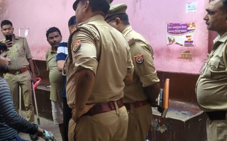 बेटे ने पेट्रोल छिड़ककर मां-बाप को जिंदा जलाया:लखीमपुर में पिता की मौत, मां के साथ खुद भी झुलसा, घरेलू विवाद चल रहा था
