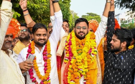 आगरा में आभार संकल्प यात्रा निकली:हर्ष दिवाकर ने किया नेतृत्व, बड़ी संख्या में जुटे कार्यकर्ता पदाधिकारी