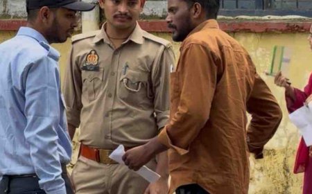 रामपुर में 17 केंद्रों पर पीईटी की परीक्षा शुरू:दो पालियों में 11,328 अभ्यर्थी शामिल, सुरक्षा के लिए 17 स्टेटिक मजिस्ट्रेट तैनात