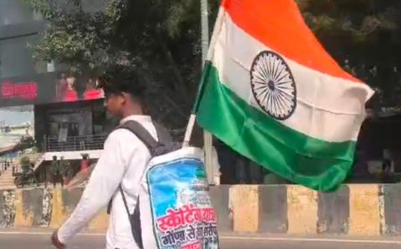 गोंडा से स्केटिंग करते हुए देवा जा रहा युवक:हाथ में तिरंगा लिए हाजी वारिस अली शाह की दरगाह पर चढ़ाएगा चादर