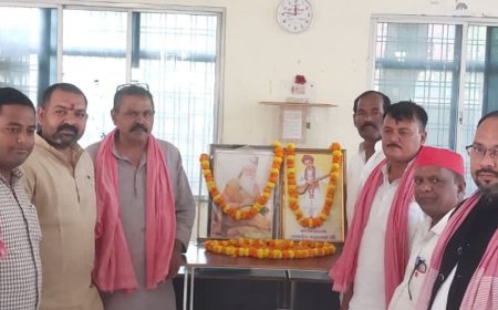 सपा जिलाध्यक्ष बोले- वाल्मीकि ने सत्य- प्रेम का मार्ग दिखाया:संत नामदेव जयंती भी मनी, उनके आदर्शों पर चलने का संकल्प लिया