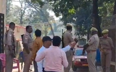 श्रावस्ती में शिक्षक निर्वाचन के लिए मतदान जारी:पांच मतदान केंद्रों पर 1004 मतदाता कर रहे वोटिंग, सुरक्षा के कड़े इंतजाम किए गए