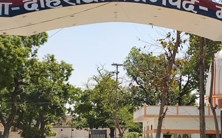अलग-अलग जन्मतिथि पर पासपोर्ट बनवाने का आरोप:मऊ के अपड़ीया हरिपारा गांव में एक व्यक्ति पर मुकदमा दर्ज, SP ने दिए कार्रवाई के आदेश