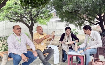 हापुड़ में डेयरी पर खाद्य सुरक्षा विभाग का छापा:क्रीम, दूध, दही और रिफाइंड के नमूने जांच को भेजे