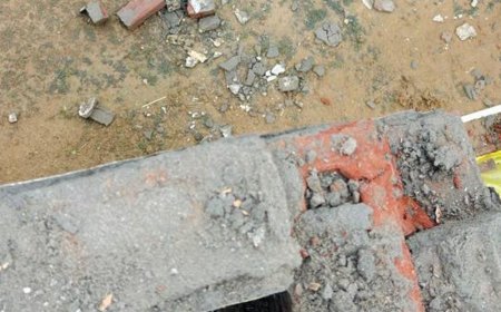 शामली में मकान पर गिरी आकाशीय बिजली:रेलिंग टूटी, बिजली के उपकरण फुंके; टीनशेड में हुआ छेद