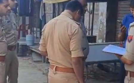हाथरस में ATM तोड़कर नकदी चुराने की कोशिश:मशीन और सीसीटीवी कैमरा तोड़ा,