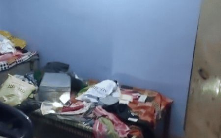 आगरा में दिनदहाडे़ घर में लाखों की चोरी:परिवार दीवाली की खरीदारी को बाजार गए थे, चोरों ने ताले तोड़ दिए