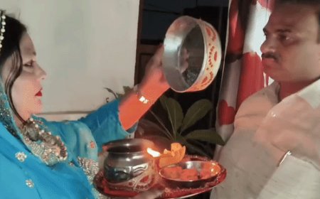 अलीगढ़ में रूबी आसिफ खान ने रखा करवाचौथ का व्रत:भाजपा नेत्री 9 साल से निभा रहीं परंपरा, शौहर की लंबी उम्र के लिए मांगी दुआ, बोलीं- दीपावली मनाती हूं, रोजे भी रखती हूं