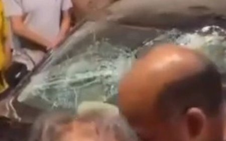 नोएडा में डांडिया नाइट के दौरान पार्किंग को लेकर झगड़ा:कार ने कई गाड़ियों को मारी टक्कर, एक युवक हिरासत में