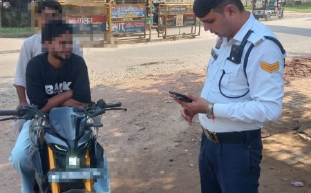 बिजनौर में बिना हेलमेट 249 चालान:प्रतिबंधित मार्गों पर चल रहे 34 ई-रिक्शा के भी चालान, 5 जब्त