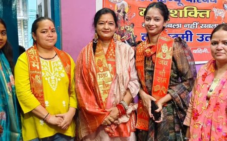 संभल में दुर्गा वाहिनी ने दुर्गाष्टमी पर किया शस्त्र पूजन:बालिकाओं को आत्मरक्षा और स्वाभिमान के प्रति किया प्रेरित