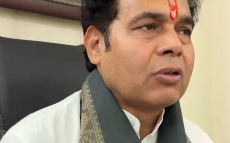 श्रीकांत शर्मा का विपक्ष पर हमला,बोले- चुनावी हार से बौखलाहट:दिल्ली में संविधान की कॉपी लेकर लोकतंत्र को तार-तार कर रहा