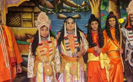रामलीला में दशरथ मरण और भरत मिलाप:दशरथ मरण का दृश्य देख भावुक हुए दर्शक, चित्रकूट में हुआ भरत मिलाप