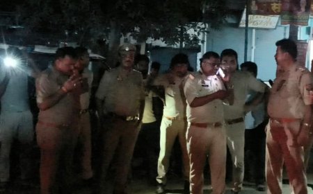 ट्रक की टक्कर से बाइक सवार युवक की मौत:बस्ती में लोगों ने ड्राइवर को पकड़ा, सड़क पर टेंपो खड़े होने से जाम की समस्या