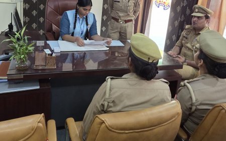 12वीं की छात्रा बनी एक दिन की थाना प्रभारी:मिशन शक्ति में जाह्नवी कुशवाह ने सुनीं फरियादियों की समस्याएं, दिए निर्देश