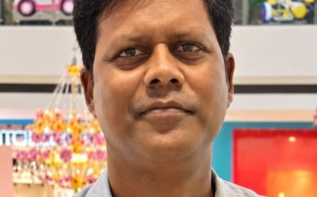 एडीओ की क्लीन चिट के बावजूद सफाई कर्मचारी निलंबित:DPRO ने की कार्रवाई, पिता की फर्म से संबंध न होने का दिया था स्पष्टीकरण