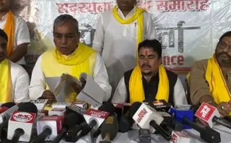 सुभासपा में कई दलों के नेताओं ने ली सदस्यता:सपा के 40 लोगों ने सुभासपा का दामन थामा, बोले- पिछड़ा वर्ग आयोग की रिपोर्ट आते ही चुनाव कराने का होगा फैसला