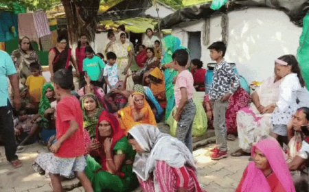 झांसी में चार पीढ़ी बाद 40 परिवारों को बेदखली नोटिस:गणेश मढ़िया के परिवारों को मिला है मकान खाली करने का अल्टीमेटम