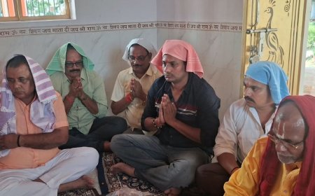 प्रतापगढ़ में महानवमी पर कन्या पूजन आयोजित:वैदिक मंत्रोच्चार संग हुई विशेष आरती, बच्चियों को बांटे गए उपहार