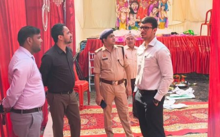 देवरिया में दुर्गा पूजा पंडालों का निरीक्षण:श्रद्धालुओं की सुविधा, भीड़ प्रबंधन और सुरक्षा इंतजामों का जायजा लिया