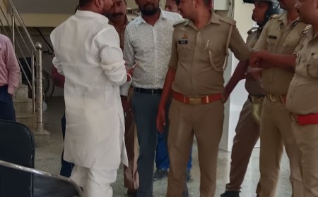 सीएमओ कार्यालय में जिलाध्यक्ष ने की अभद्रता:विकास वंचित इंसान पार्टी के जिलाध्यक्ष हिरासत में, अल्कोहल टेस्ट भी हुआ