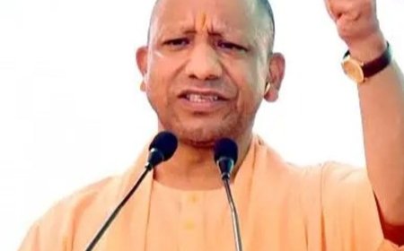 वाराणसी में सफाईकर्मियों पर पुष्पवर्षा करेंगे CM योगी:100 से अधिक कर्मियों का होगा सम्मान, घाटों की सफाई और सुरक्षा पर जोर