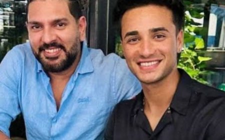 अभिषेक के शतक पर युवराज का मजाकिया पोस्ट:लिखा- फिर भी 12 गेंद पर फिफ्टी नहीं बना सके; फिर सूर्यवंशी के साथ उनकी तारीफ की