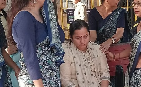 कानपुर में स्कूल बस और डंपर की आमने-सामने भिड़ंत:टीचर की मौत, 3 छात्र समेत 5 घायल; गांधी जयंती के कार्यक्रम में जा रहे थे