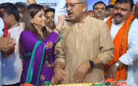 विधायक का बर्थडे मनाने जुटे 4 हजार कार्यकर्ता:धूमधाम से मना शहर पश्चिमी MLA का जन्मदिन, सुंदरकांड के बाद काटा केक