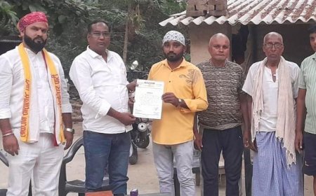 लोक-जन सोशलिस्ट-पार्टी ने सुशील मौर्य को भदोही विधानसभा अध्यक्ष बनाया:कार्यकर्ताओं ने किया स्वागत, जिला अध्यक्ष बोले- पार्टी को मिलेगी मजबूती