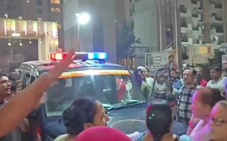 ग्रेटर नोएडा में गरबा कर रही महिलाओं से बदसलूकी का आरोप, थार से कुचलने की कोशिश!
