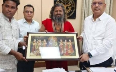 लखनऊ में शिक्षा से जुड़े विषयों पर हुई चर्चा:माध्यमिक शिक्षा निदेशक प्रताप बघेल से मिले संतोष दास महाराज