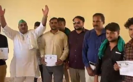 गजरौला में युवा किसान चिंतन शिविर:नरेश चौधरी बोले- समय पर नहीं मिल रहा भुगतान, तेज होगा आंदोलन