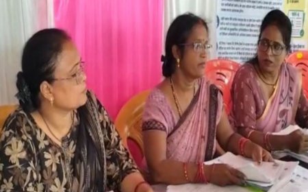 सुल्तानपुर में मतदाता सूची पुनरीक्षण अभियान शुरू:डीएम इंद्रजीत सिंह बूथ पर पहुंचे, बोले- कोई भी पात्र मतदाता सूची में छूटने न पाए