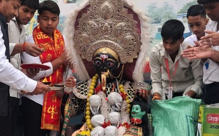 शक्ति वंदन कार्यक्रम:बुलंदशहर के छत्रपति सरस्वती विद्या मंदिर में मां काली की झांकी सजाई