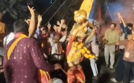 10 फाटोज में देखिए रावण पुतला दहन:गाजियाबाद में रावण वध पर हनुमान नाचे, बच्चों को कंधों पर लेकर मेला देखने पहुंचे लोग