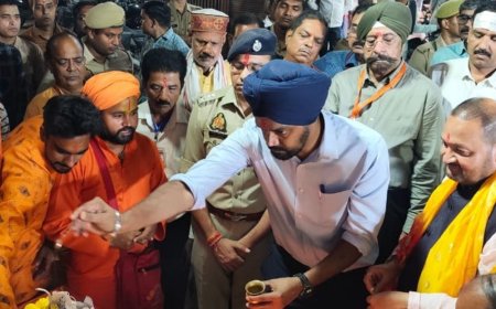 सुल्तानपुर में दुर्गा पूजा महोत्सव को लेकर प्रशासन अलर्ट:केंद्रीय दुर्गा पूजा सुरक्षा संगठन कैम्प का डीएम-एसपी ने किया शुभारंभ
