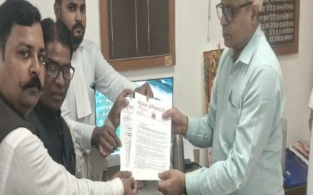 सुल्तानपुर में क्षतिग्रस्त नाली के पुनर्निर्माण पर प्रदर्शन:बहुजन अधिकार सेना ने CDO को 24 घंटे का दिया अल्टीमेटम, आमरण अनशन की चेतावनी