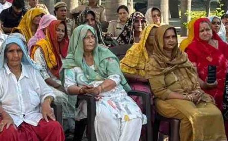 गाजियाबाद में बाल विवाह के खिलाफ नुक्कड़ नाटक:मिशन शक्ति अभियान के तहत दुष्परिणामों से लोगों को जागरूक किया