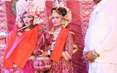 कौशाम्बी में मां दुर्गा पूजा के लिए जुटे भक्त:हजारों श्रद्धालुओं ने की पूजा-अर्चना, पुलिस ने संभाली सुरक्षा व्यवस्था
